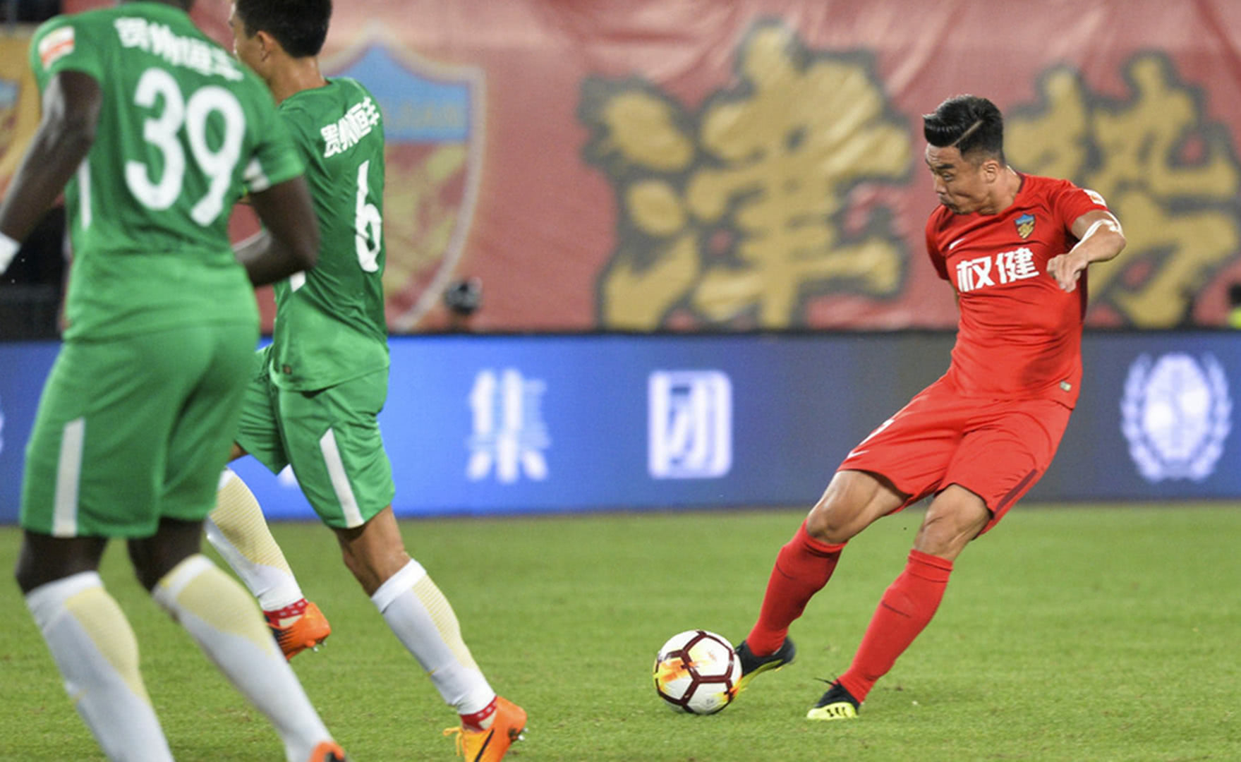 转会期突围战来临;门兴格拉德巴赫围绕亚冠遗憾出局;球迷炸锅;训练强度明显提升的简单介绍 转会期突围战来临;门兴格拉德巴赫围绕亚冠遗憾出局;球迷炸锅;训练强度明显提升的简单介绍