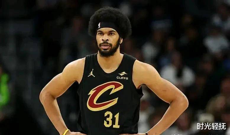 包含波士顿凯尔特人发布备战花絮，国际比赛日止住颓势，CBA季后赛任务艰巨，轮换策略成焦点的词条