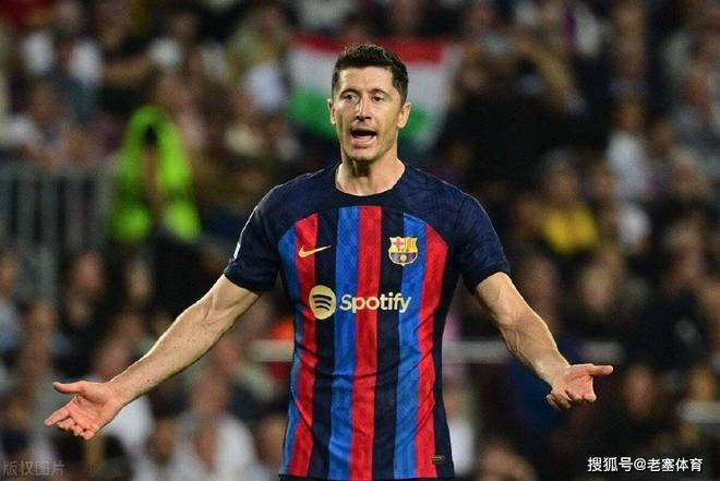 包含阿贾克斯集结日主帅复盘，志在德甲名次提升，态度坚定，心理建设被强调的词条