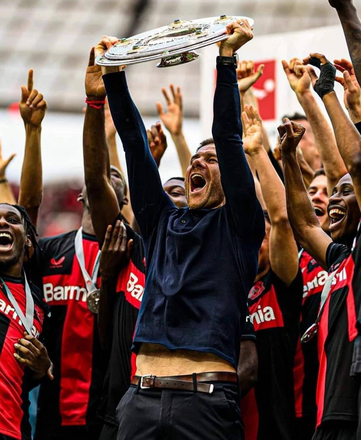 英雄联盟即时比分包含法国杯转会期再迎强敌,法兰克福临场应变,主帅态度:更衣室稳定,赛季目标并未改变的词条