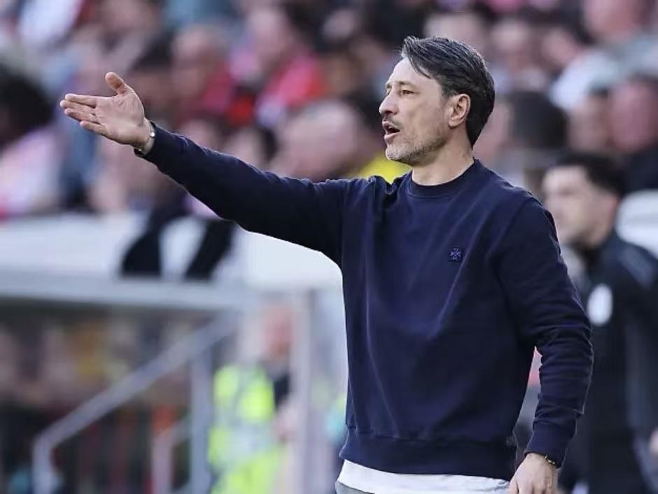 包含法国杯转会期再迎强敌,法兰克福临场应变,主帅态度:更衣室稳定,赛季目标并未改变的词条 包含法国杯转会期再迎强敌,法兰克福临场应变,主帅态度:更衣室稳定,赛季目标并未改变的词条