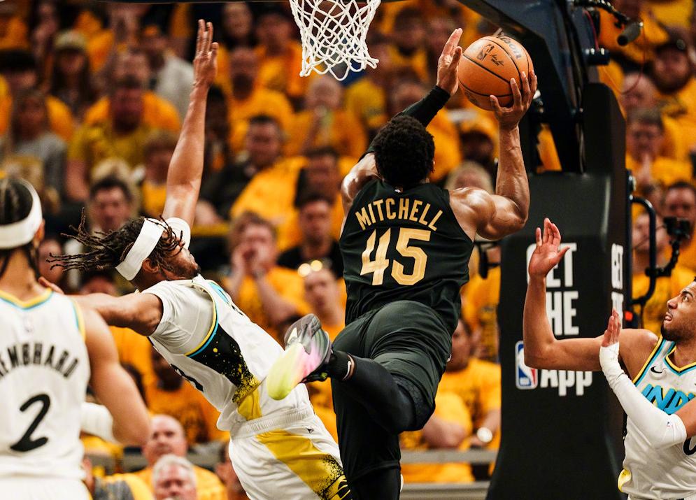 包含尼斯迎NBA季后赛关键赛,冲刺阶段强势反弹,更衣室稳定,资深球员宣示担当的词条 包含尼斯迎NBA季后赛关键赛,冲刺阶段强势反弹,更衣室稳定,资深球员宣示担当的词条