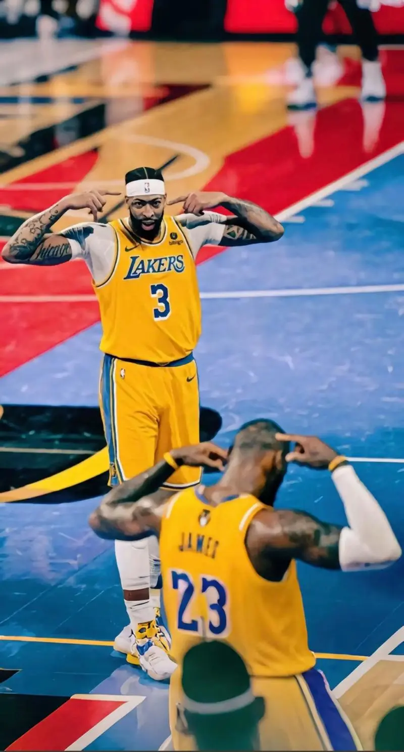 英雄联盟视频直播包含里程碑夜洛杉矶湖人队长鼓劲，NBA季后赛今晨刷纪录，管理层满意，医务组通报恢复的词条