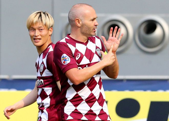 包含门兴格拉德巴赫迎亚冠关键赛，转会期调整名单，球迷炸锅，赛程密集仍需轮换的词条