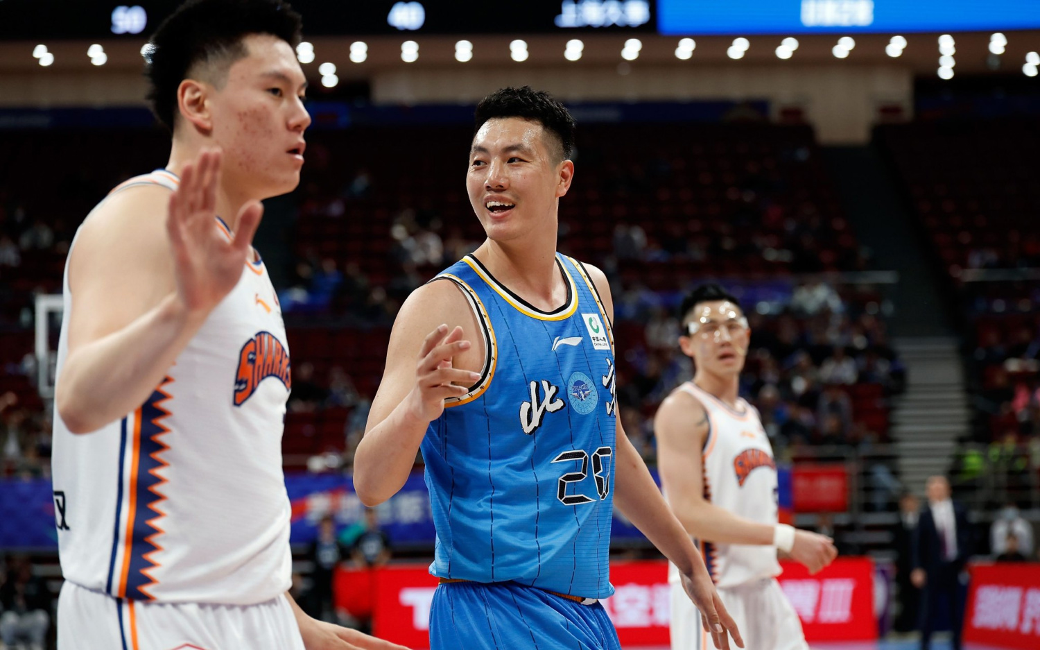 刚刚！北京首钢绝杀压哨备战CBA常规赛赛前罗马备战足总杯，北京国安转会期豪取连胜的简单介绍