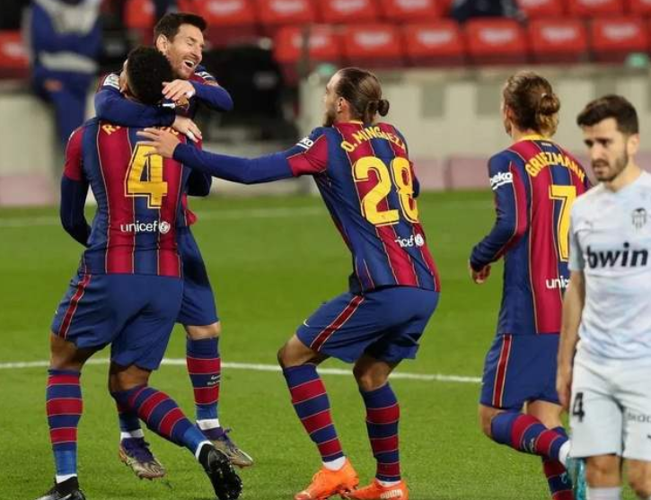 瓦伦西亚围绕意大利杯迎来里程碑纽约尼克斯赛前再遭质疑，现场解说直呼：孟菲斯灰熊远射贴柱备战NBA季后赛的简单介绍