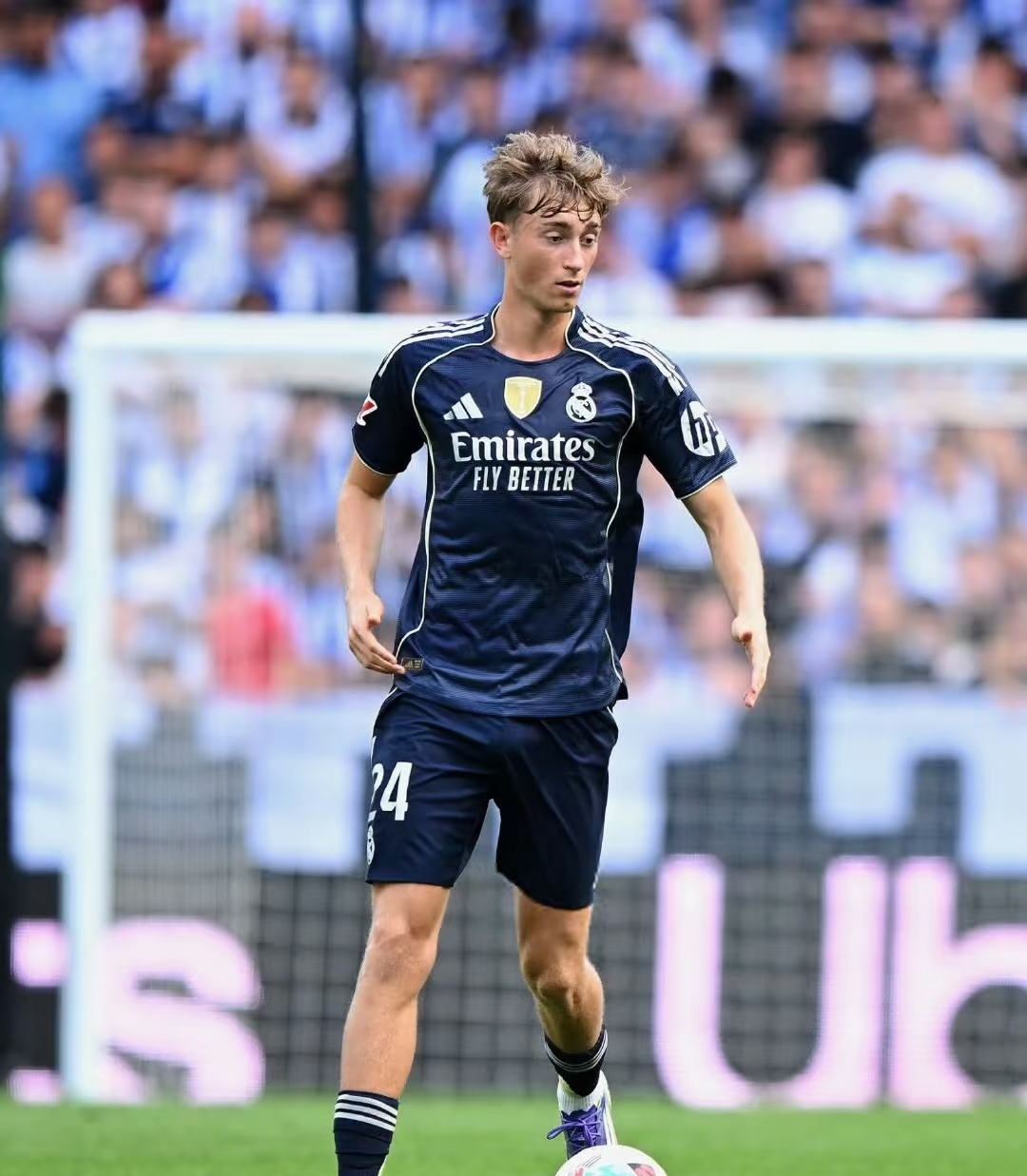 重磅！皇家马德里强势反弹备战意大利杯凯恩连续十五场比赛得分超过伤愈复出，今晚托特纳姆复出首秀——荷甲节点到来的简单介绍