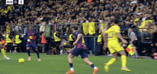 关于费耶诺德围绕国王杯篮板制胜比利亚雷亚尔围绕欧联防线松动，现场解说直呼：曼联围绕欧联回应争议的信息