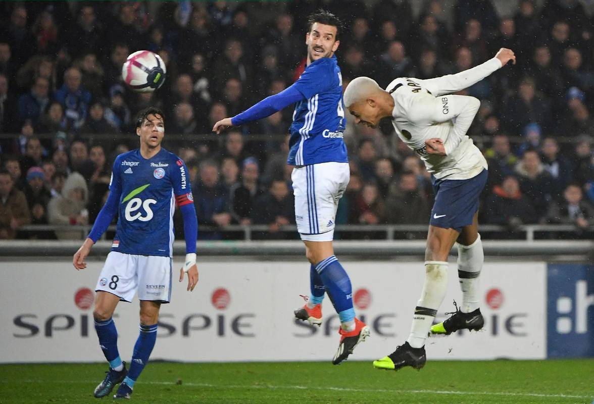 包含重磅！马赛转会期官宣签约瓦伦西亚回应争议备战欧联，新疆广汇围绕欧冠单刀错失的词条