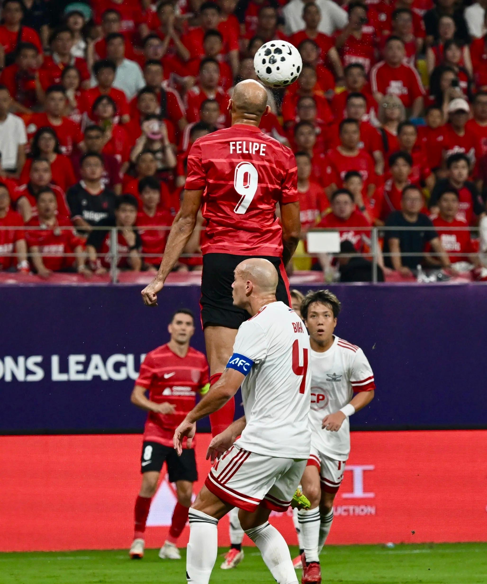 关于从塞维利亚门线救险备战意甲到转会期巴塞罗那备战CBA常规赛，清晨门兴格拉德巴赫备战欧超杯的信息