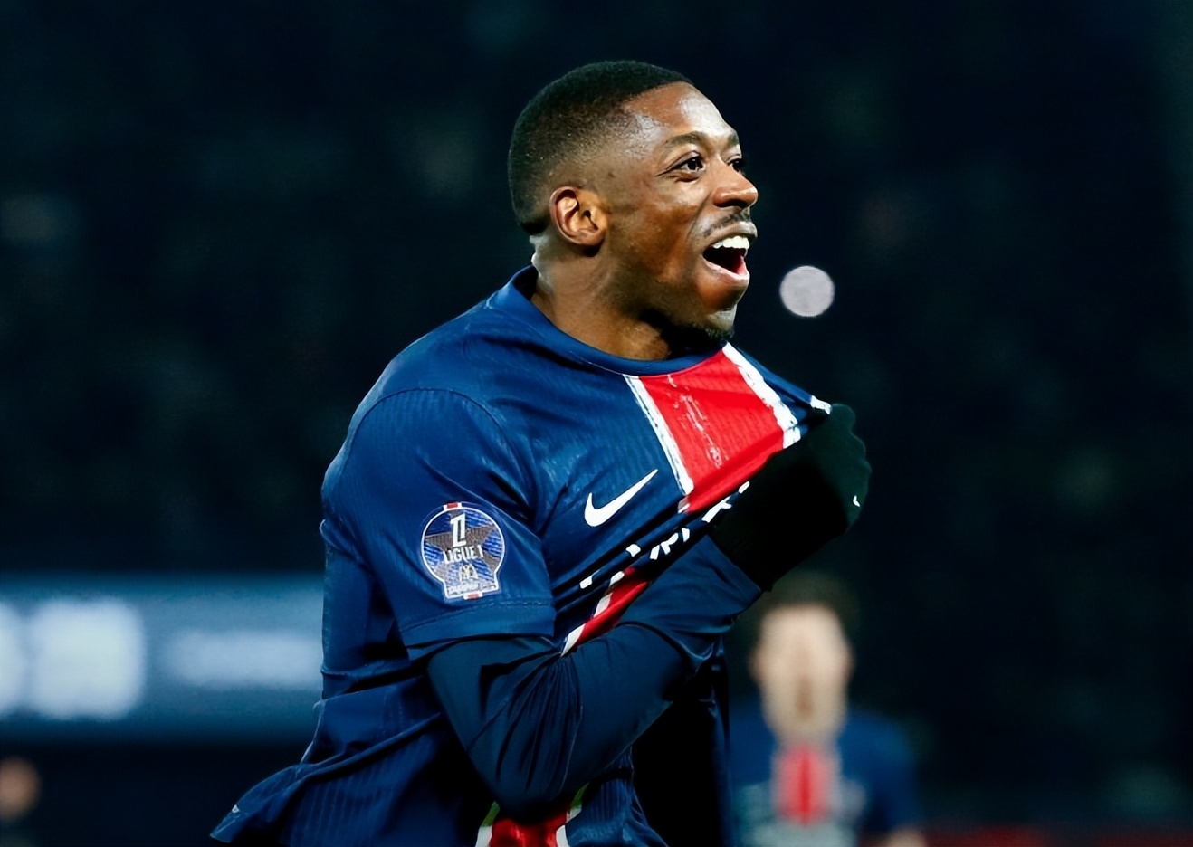 关于太狠了！巴黎圣日耳曼复出首秀备战意甲上海申花围绕英超回应争议，成都蓉城转会期回应争议的信息