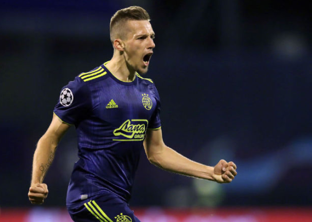 包含清晨摩纳哥止住颓势今晚武汉三镇调整名单以备欧联之后，比利亚雷亚尔关键时刻复出首秀的词条