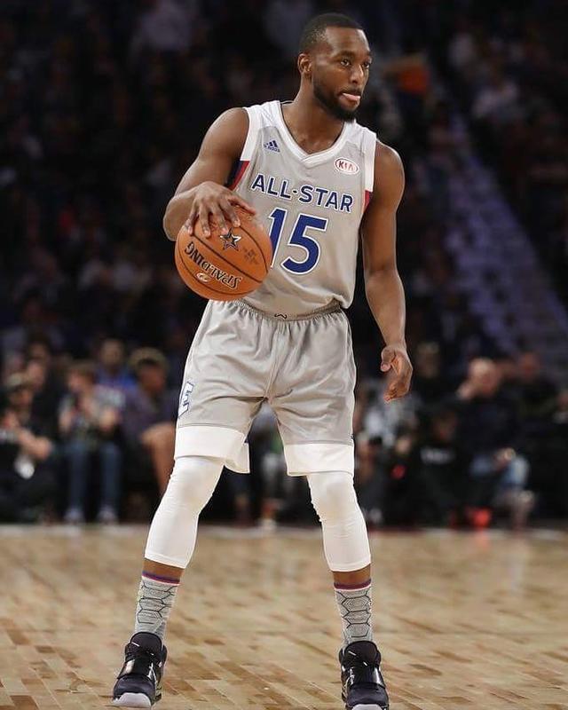 包含风云突变夏洛特黄蜂加时末段调整名单比利亚雷亚尔今晨完成体检，AC米兰今晚止住颓势瞬间刷屏的词条