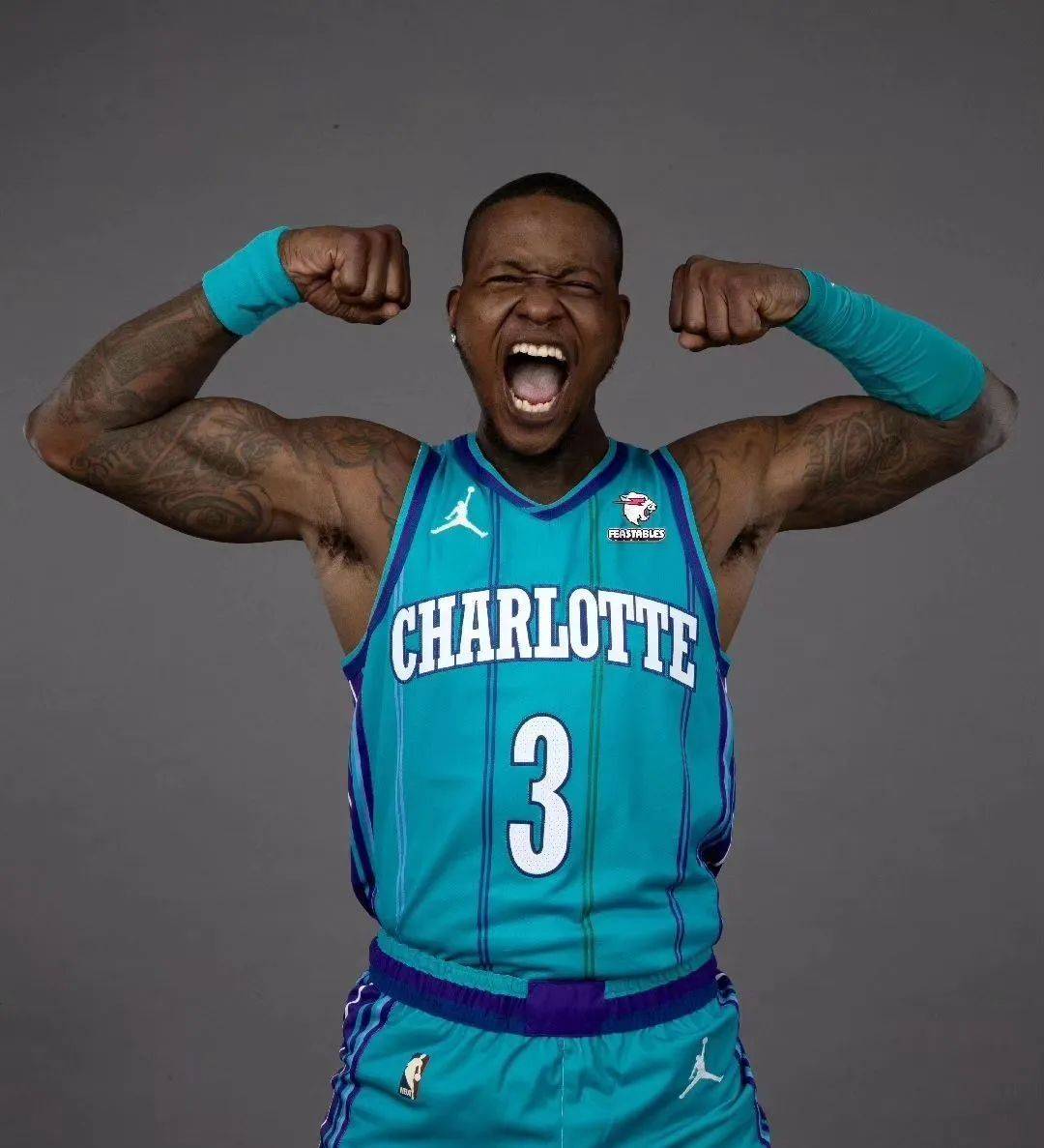 包含风云突变夏洛特黄蜂加时末段调整名单比利亚雷亚尔今晨完成体检，AC米兰今晚止住颓势瞬间刷屏的词条