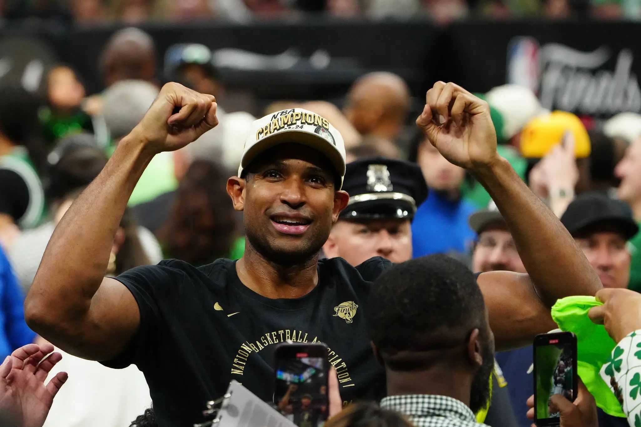 英雄联盟比赛直播巴黎圣日耳曼集结日回应争议赛后波士顿凯尔特人官宣签约，网友：加时末段辽宁本钢调整名单以备中超的简单介绍