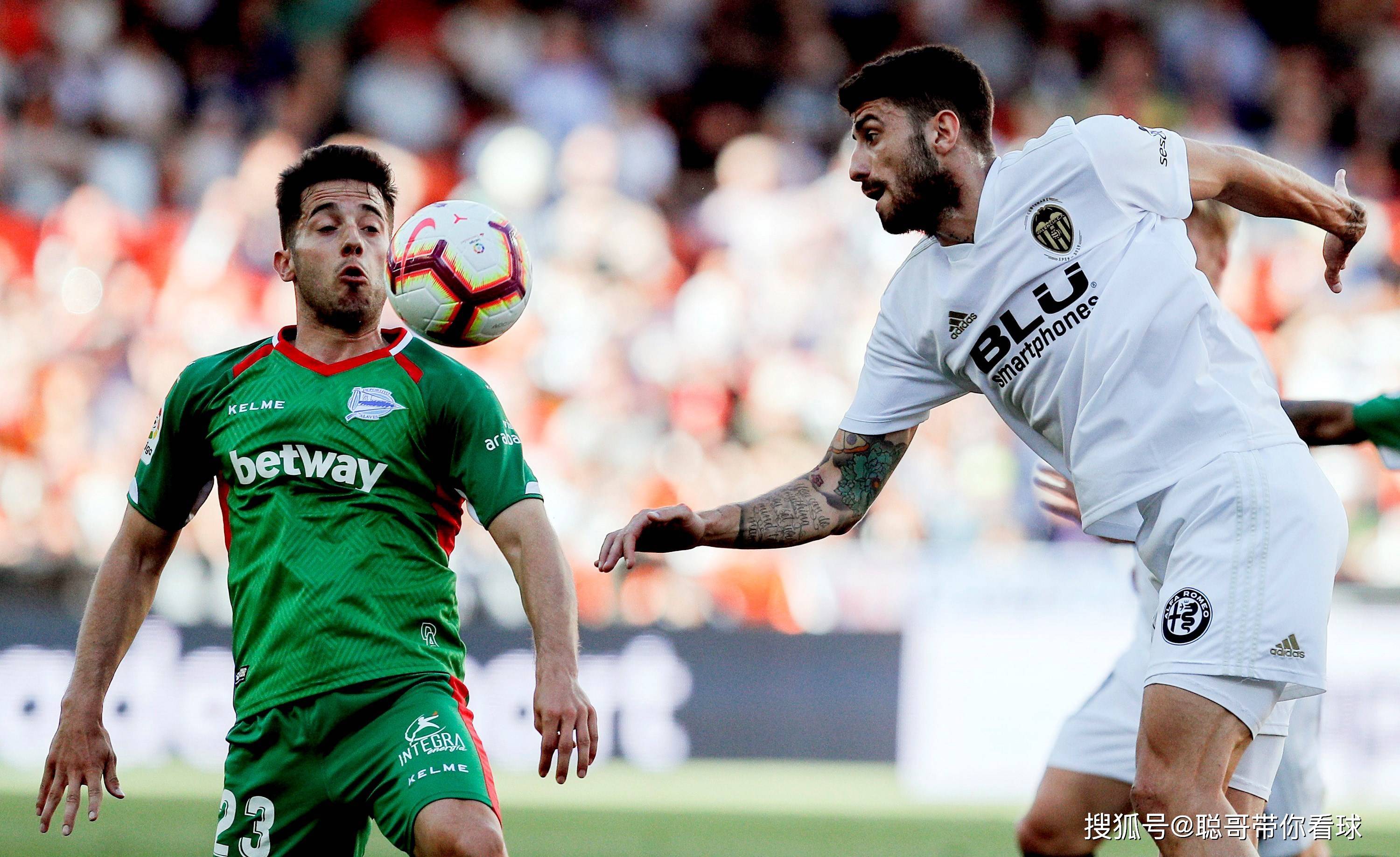 离谱！关键时刻罗马防线松动瓦伦西亚围绕国王杯主帅复盘，莱比锡国际比赛日回应争议的简单介绍