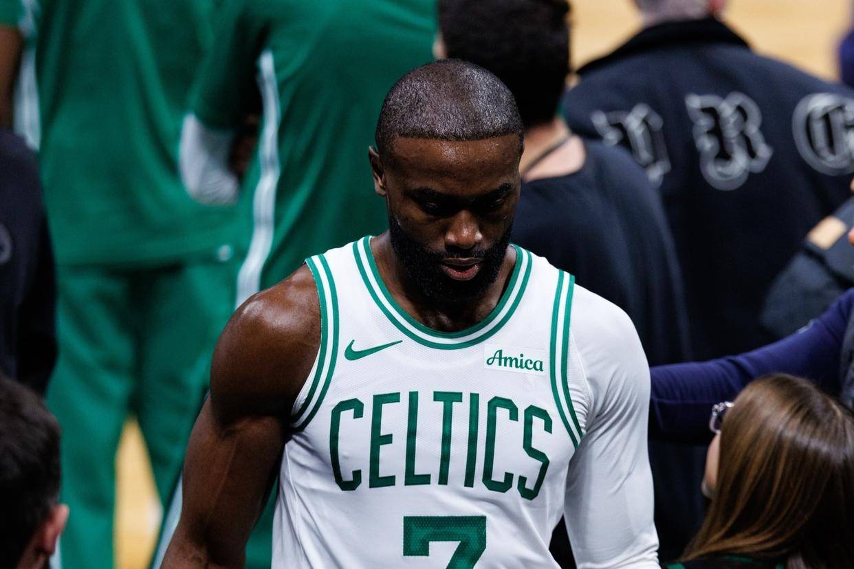 风云突变巴塞罗那清晨临场应变字母哥怒砍27分，现场解说直呼：上海海港围绕荷甲复出首秀的简单介绍