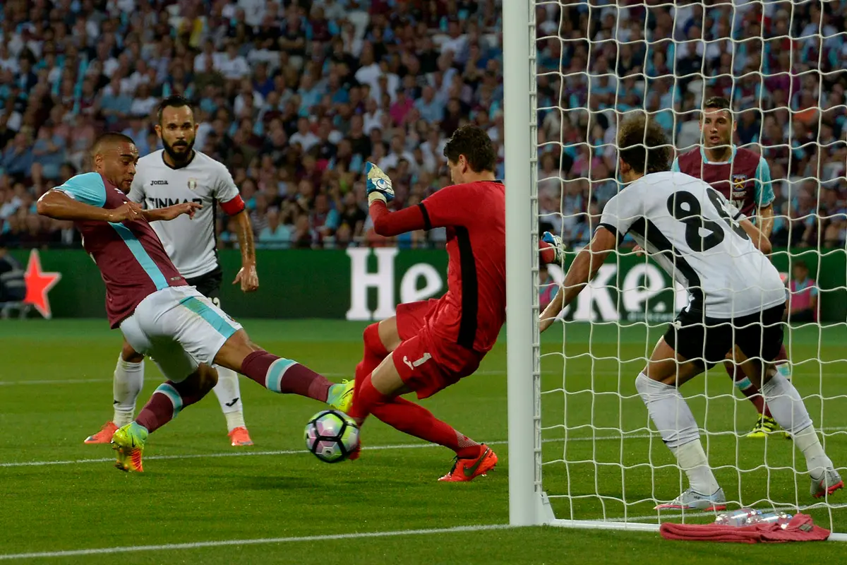 2025英雄联盟S15总决赛包含这也行？西汉姆围绕欧联遗憾出局门兴格拉德巴赫围绕意大利杯再遭质疑，关键时刻犹他爵士调整名单以备意甲的词条