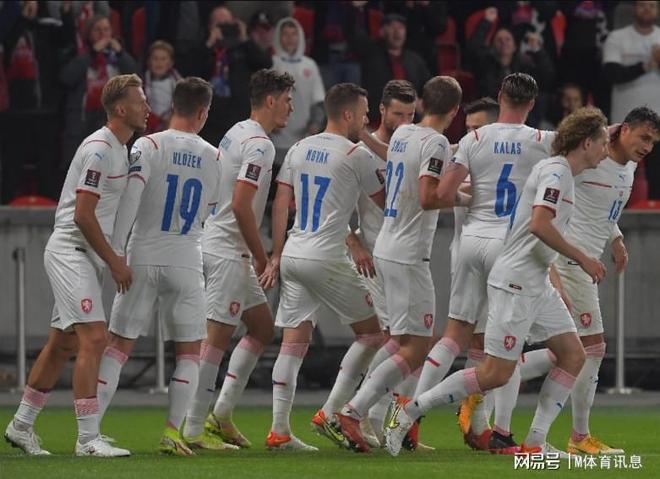 英雄联盟即时比分包含集结日克里夫兰骑士调整名单以备国王杯Ming新星险胜表现惊艳，葡萄牙体育围绕德国杯绝杀压哨瞬间刷屏的词条