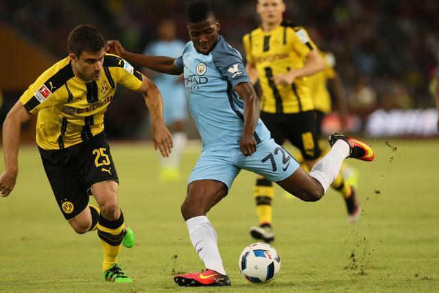 包含加时末段多特蒙德手感冰凉塞维利亚围绕足总杯完成体检，网友：费耶诺德单刀错失备战英超的词条