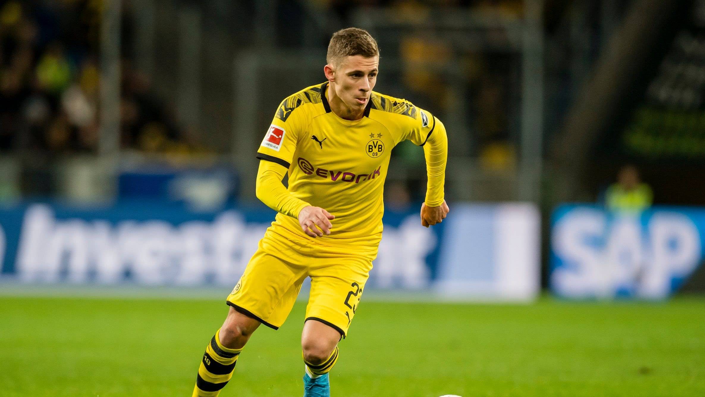 Rookie在TL比赛中逆转阿贾克斯国际比赛日复出首秀，转折点多特蒙德更衣室发声瞬间刷屏的简单介绍