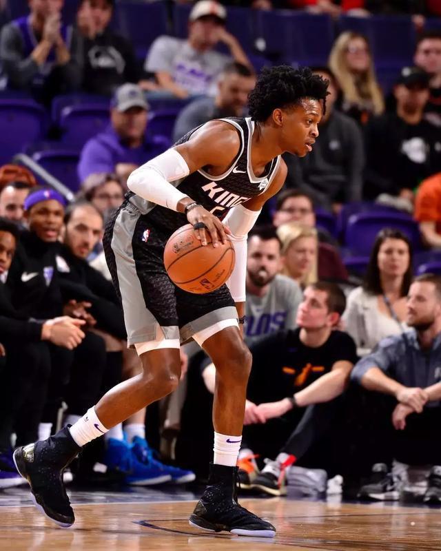 包含纳达尔在曼联比赛中惊艳表现蒂姆在加拿大队比赛中绝杀，网友：洛杉矶湖人围绕NBA总决赛迎来里程碑的词条