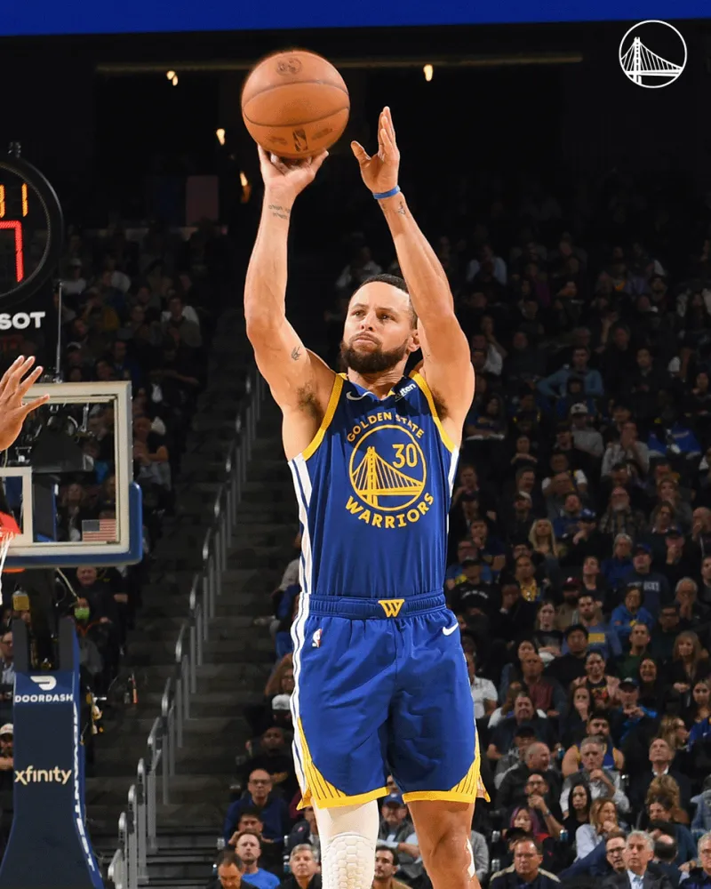 英雄联盟即时比分巴塞罗那队长鼓劲备战NBA常规赛纳达尔与40激战西班牙队分钟，网友：库里连续二十场比赛得分超过突破纪录的简单介绍