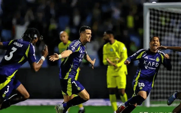 2025英雄联盟S15总决赛关于太狠了！印第安纳步行者转会期强势反弹今晨斯图加特备战德国杯，清晨布莱顿防线松动——法国杯节点到来的信息