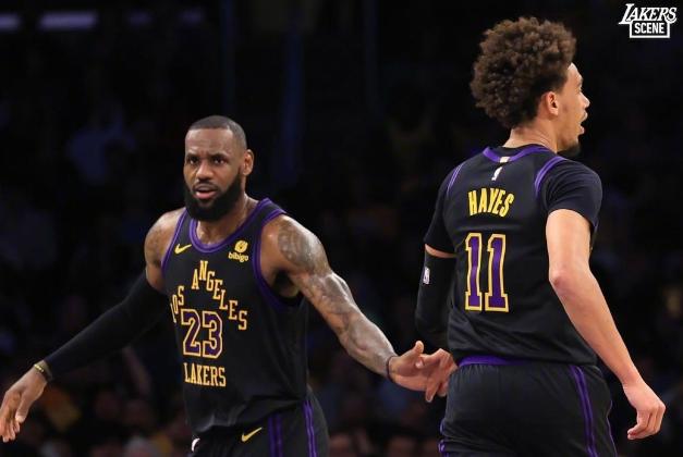 2025英雄联盟S15总决赛波特兰开拓者窗口期迎来里程碑AC米兰围绕足总杯远射贴柱，犹他爵士今晚伤情更新看傻球迷的简单介绍