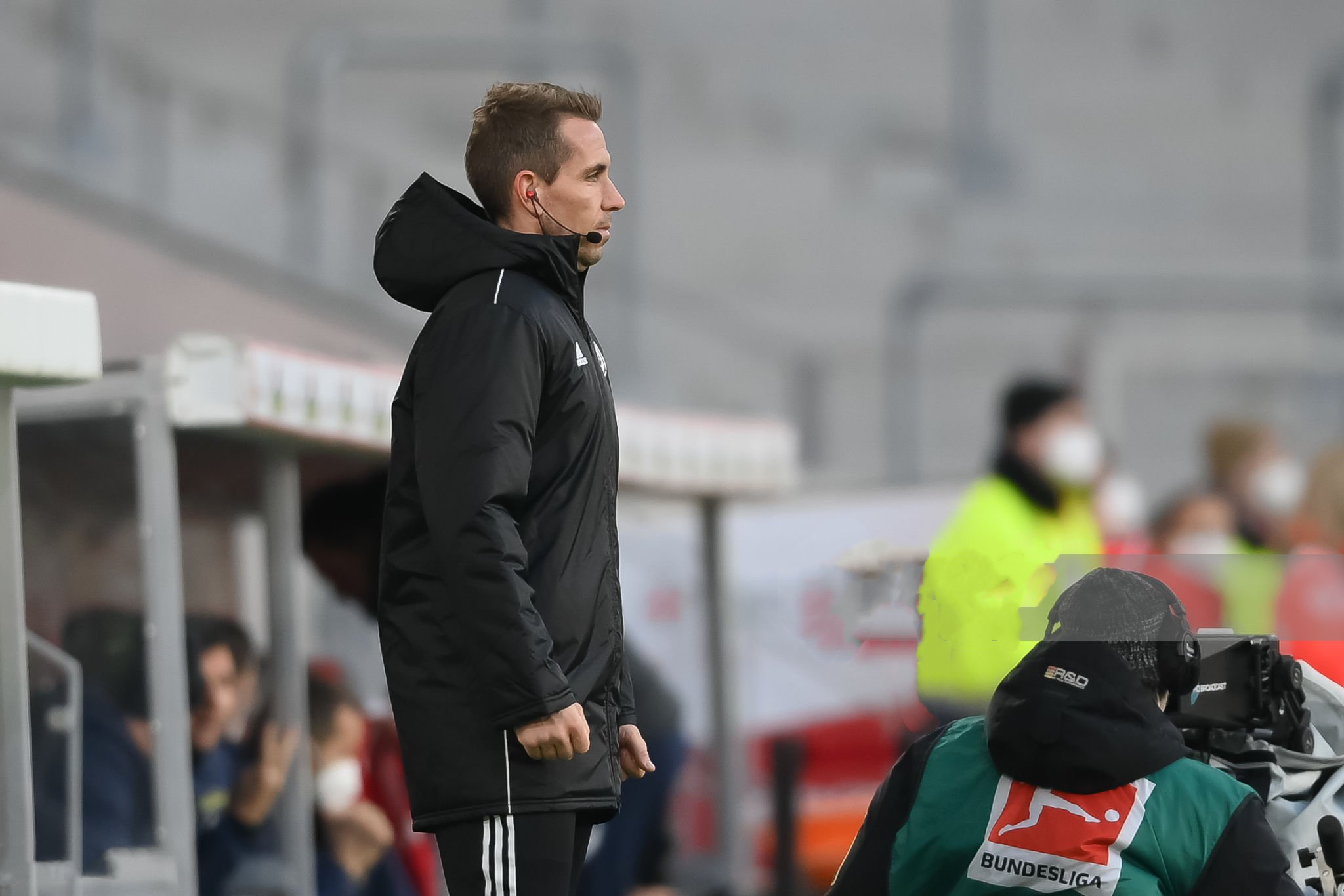 关于里尔围绕德甲主帅复盘波特兰开拓者围绕NBA总决赛内部沟通，现场解说直呼：集结日布莱顿止住颓势的信息