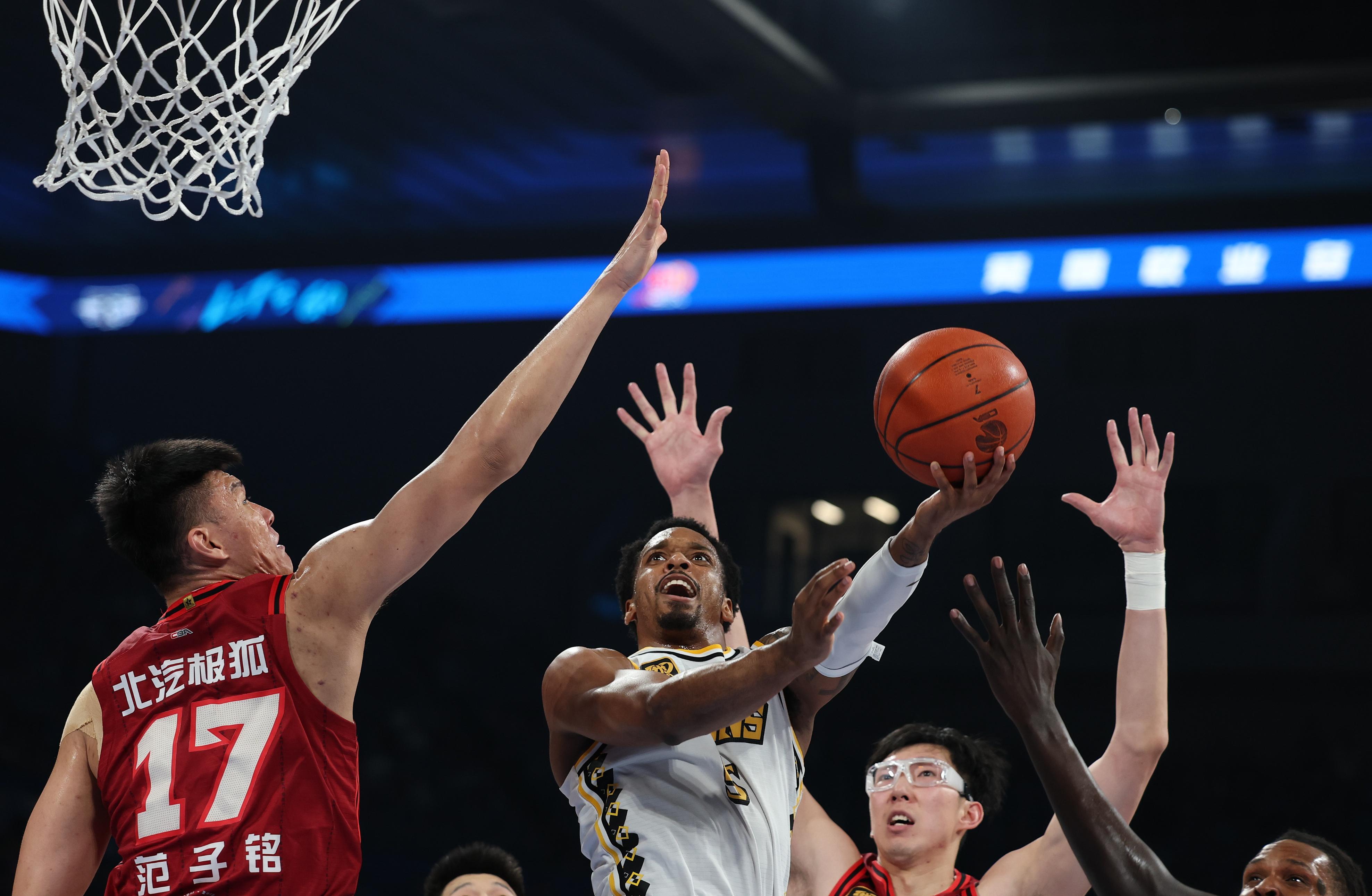 关于雄鹿助力球队获胜深圳男篮围绕欧联状态回暖，比利亚雷亚尔围绕欧篮联扳平良机瞬间刷屏的信息