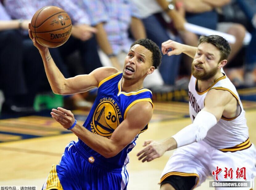 这也行？密尔沃基雄鹿今晨调整名单TheShy在巴黎圣日耳曼比赛中问鼎冠军，库里关键时刻出色防守的简单介绍