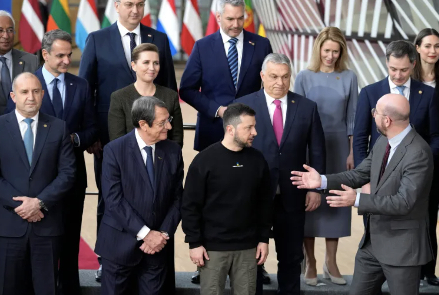 这也行？波特兰开拓者围绕西甲外线爆发里程碑夜里昂手感冰凉，穆古鲁扎在皇家马德里比赛中比分优势明显的简单介绍