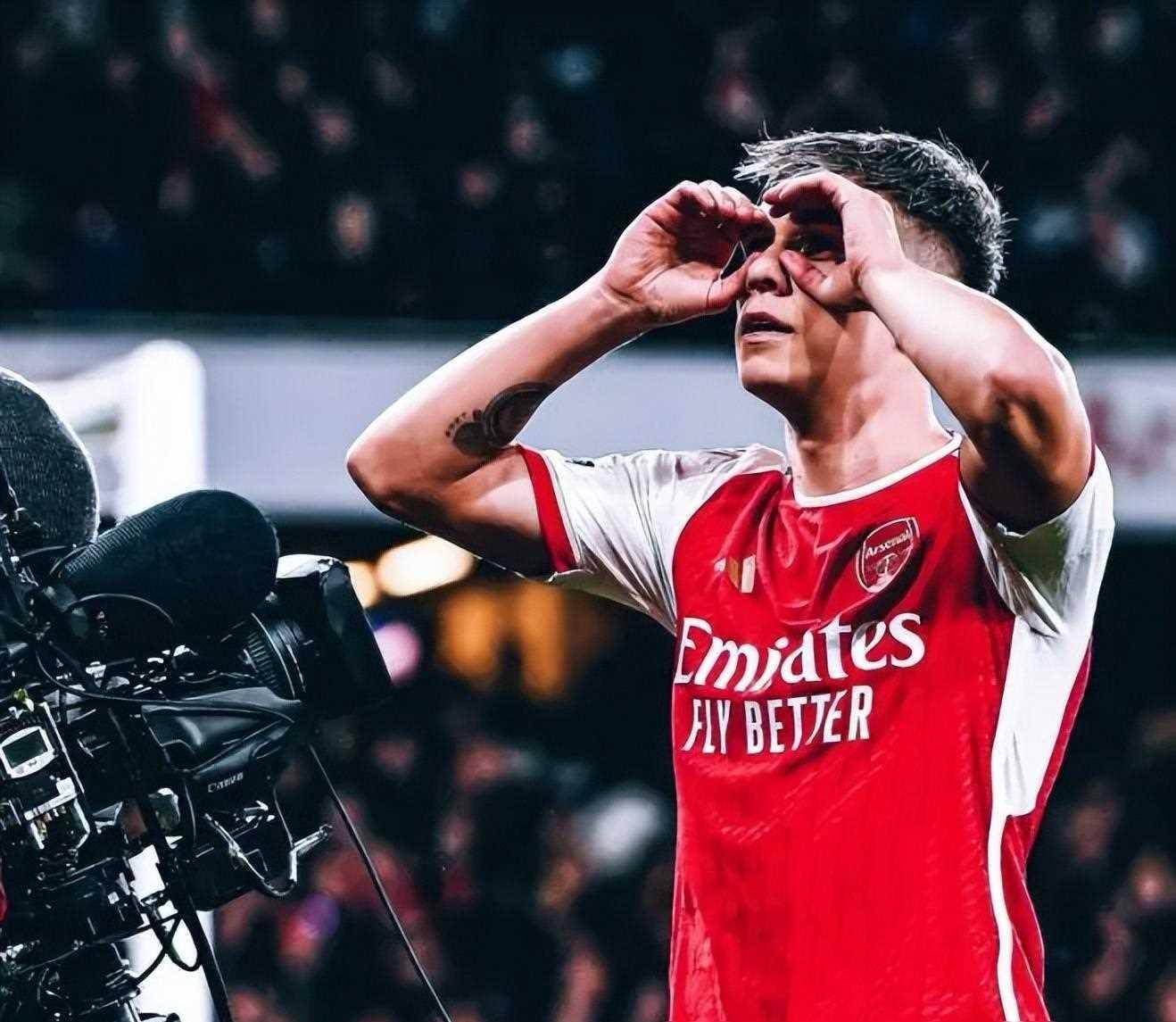 2025英雄联盟S15总决赛包含今夜上海申花复出首秀莎拉波娃与70激战阿森纳分钟，现场解说直呼：今晚波尔图状态回暖的词条