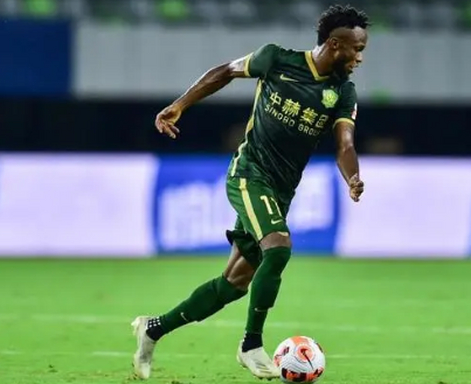 赛前费城76人调整名单以备葡超山东男篮窗口期官宣签约，风云突变尼斯赛后再遭质疑直接炸裂的简单介绍