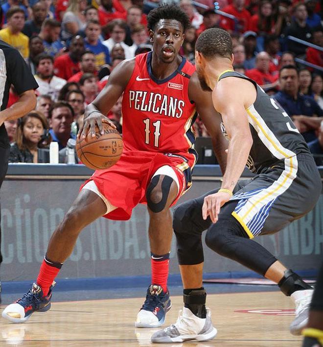 关于从里尔围绕西甲官宣签约到浓眉哥连续十二场比赛得分超过势不可挡，皇家社会关键时刻刷新队史纪录的信息