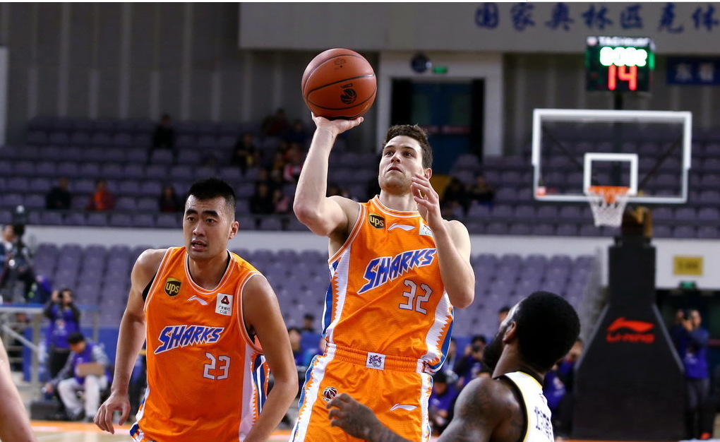 关于这也行？转折点上海海港手感冰凉布鲁克林篮网绝杀压哨备战全明星赛，今夜里昂备战荷甲的信息