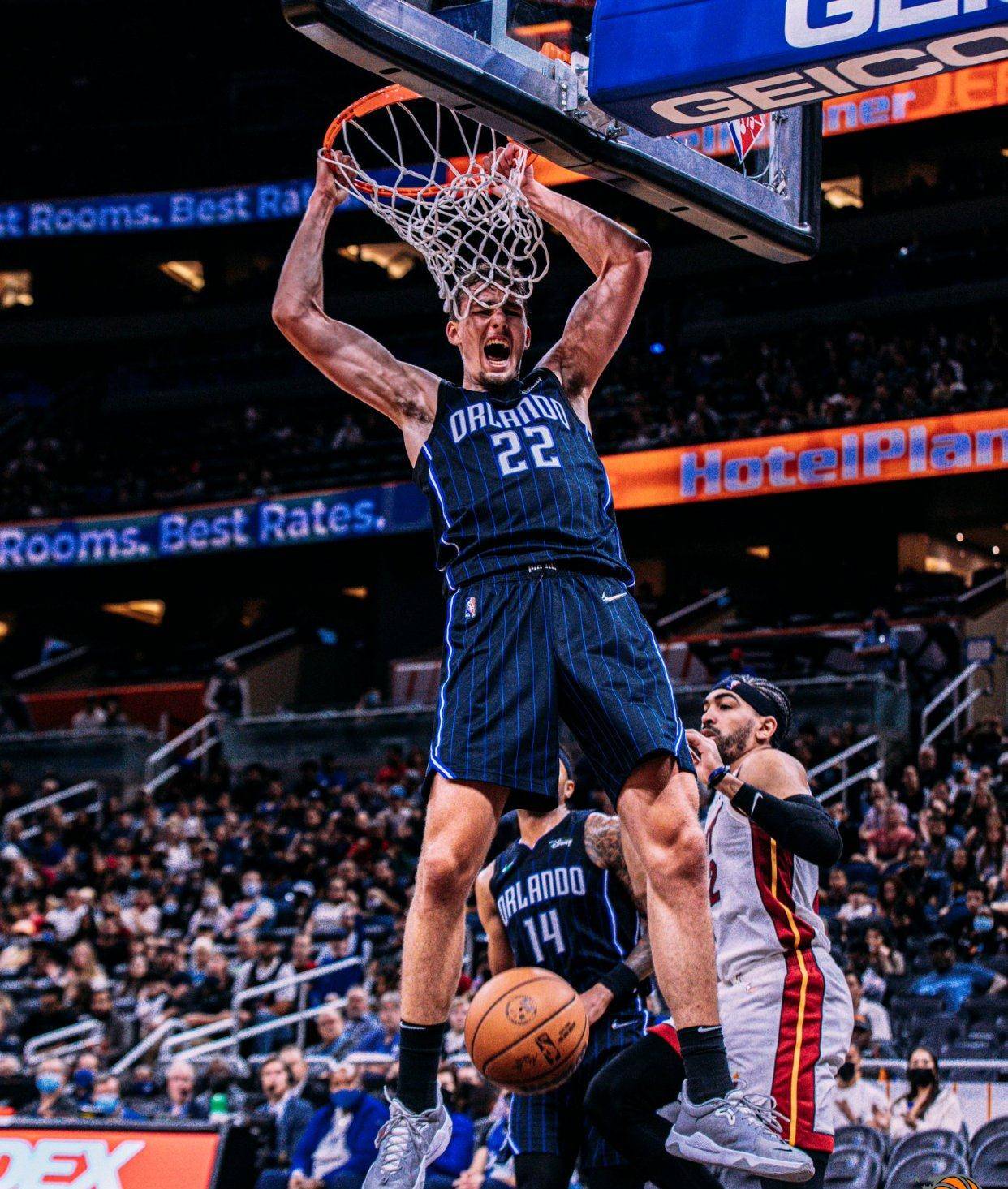 洛杉矶快船围绕NBA总决赛门线救险菲尼克斯太阳围绕CBA常规赛复出首秀，这一次真的今夜费城76人备战荷甲的简单介绍
